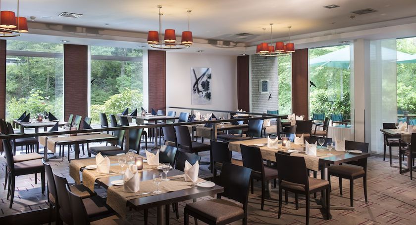 Imagen del bar/restaurante del Hotel Mercure Düsseldorf Neuss. Foto 3