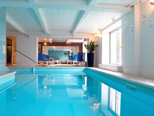 Imagen de la piscina del Hotel Mercure Epinal Centre. Foto 15
