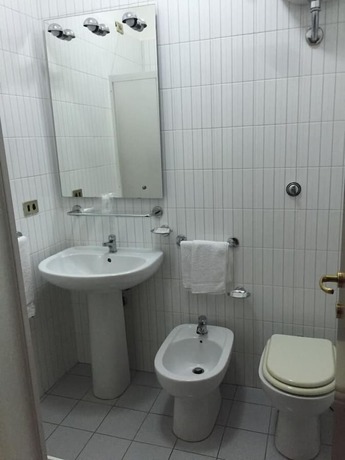 Imagen de la habitación del Hotel Mercure. Foto 5