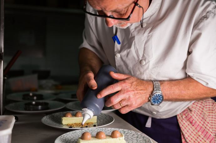 Imagen del bar/restaurante del Hotel Mercure Figeac Viguier du Roy. Foto 2
