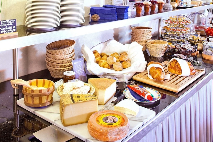 Imagen del bar/restaurante del Hotel Mercure Fribourg Centre Remparts. Foto 2