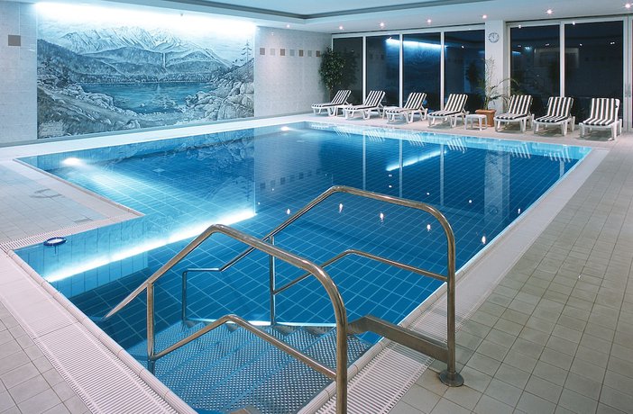 Imagen de la piscina del Hotel Mercure Garmisch Partenkirchen. Foto 19