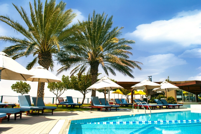 Imagen de la piscina del Hotel Mercure Grand Jebel Hafeet Al Ain. Foto 15