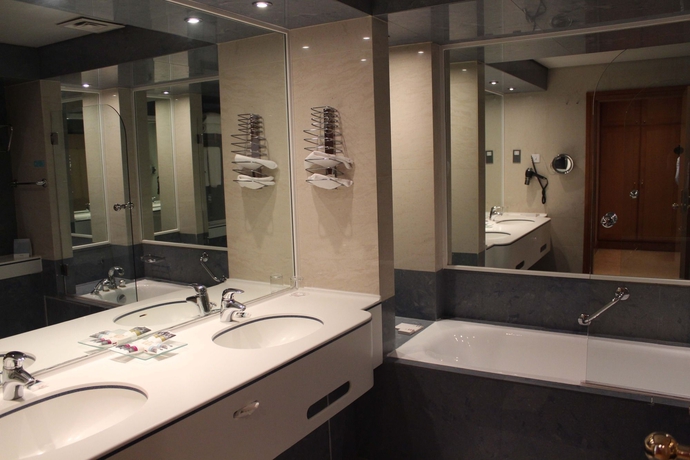 Imagen de la habitación del Hotel Mercure Grand Jebel Hafeet Al Ain. Foto 6