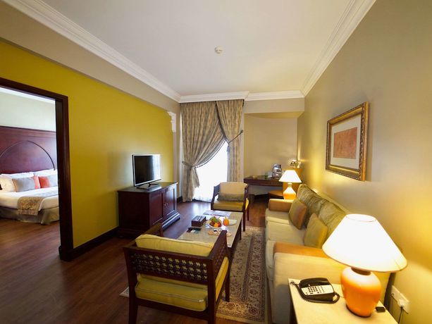 Imagen de la habitación del Hotel Mercure Grand Seef. Foto 15