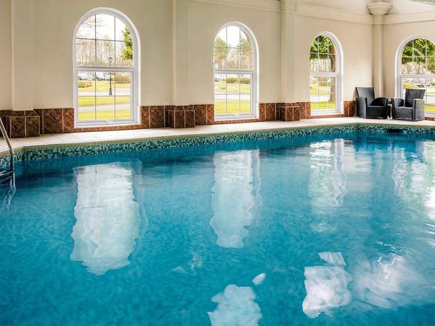 Imagen de la piscina del Hotel Mercure Haydock. Foto 20