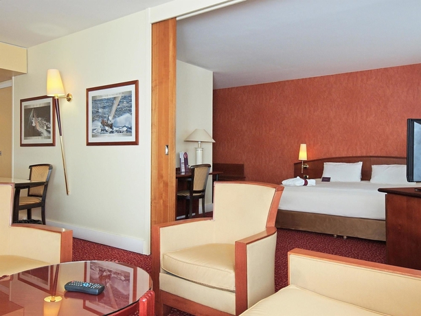 Imagen de los interiores del Hotel Mercure Ile de Nantes. Foto 9