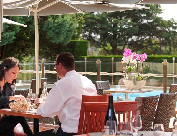Imagen del bar/restaurante del Hotel Mercure Ile de Nantes. Foto 6