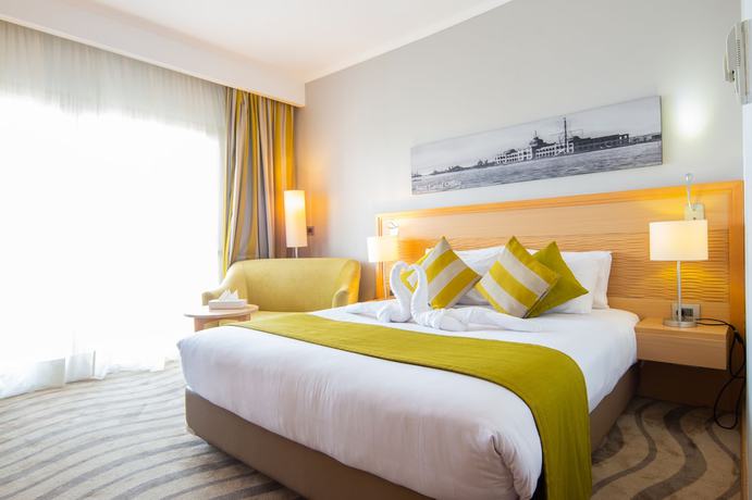 Imagen de la habitación del Hotel Mercure Ismailia Forsan Island, Ismailia. Foto 9