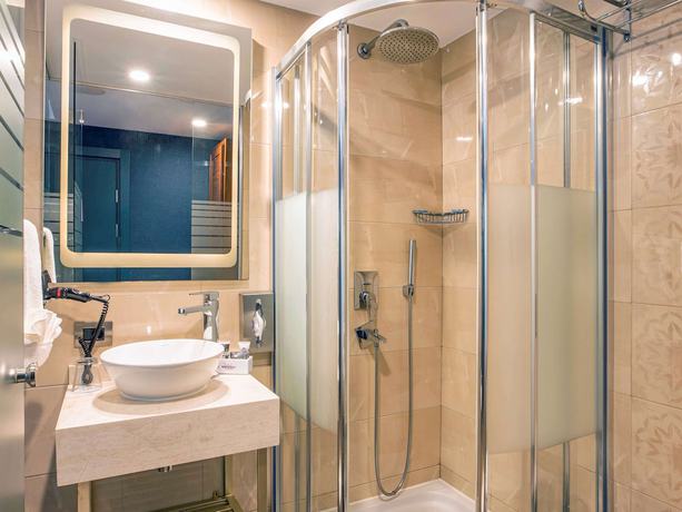 Imagen de la habitación del Hotel Mercure Istanbul Bakirkoy. Foto 17