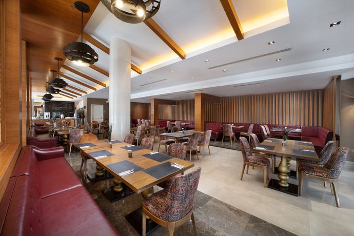 Imagen de los interiores del Hotel Mercure Istanbul Bomonti. Foto 20