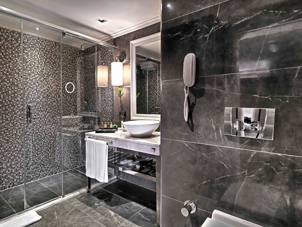 Imagen de la habitación del Hotel Mercure Istanbul Bomonti. Foto 14