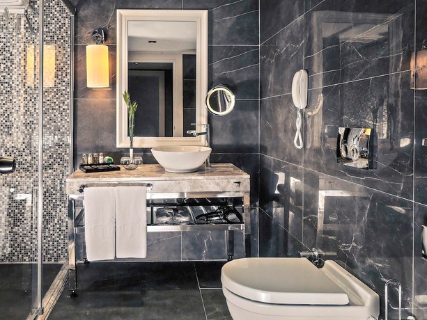 Imagen de la habitación del Hotel Mercure Istanbul Bomonti. Foto 15