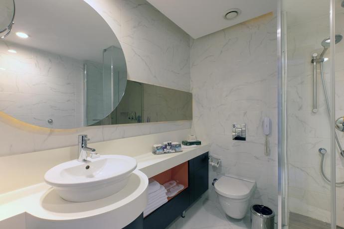 Imagen de la habitación del Hotel Mercure Istanbul Umraniye. Foto 19
