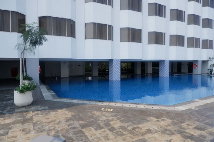 Imagen de la piscina del Hotel Mercure Jakarta Batavia. Foto 14