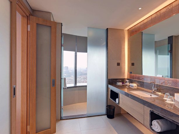 Imagen de la habitación del Hotel Mercure Jakarta Gatot Subroto. Foto 16