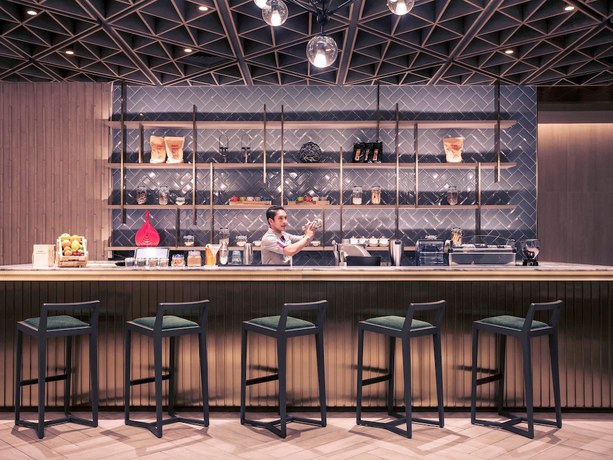 Imagen del bar/restaurante del Hotel Mercure Jakarta Pantai Indah Kapuk. Foto 5