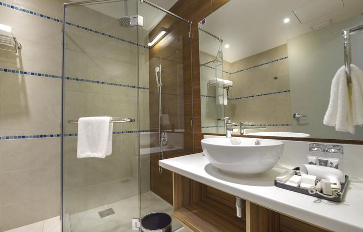 Imagen de la habitación del Hotel Mercure Kota Kinabalu City Centre. Foto 8