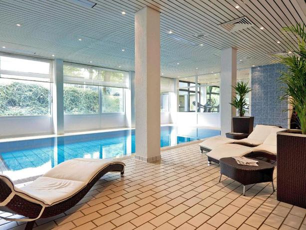 Imagen de la piscina del Hotel Mercure K&ouml;ln West. Foto 13