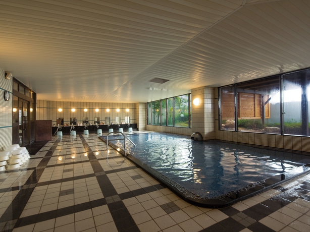 Imagen de la piscina del Hotel Mercure Kyoto Miyazu Resort and Spa. Foto 10