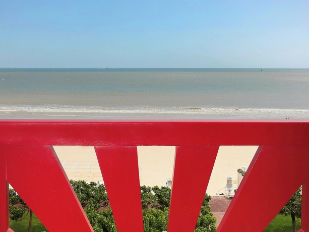 Imagen de la habitación del Hotel Mercure La Baule Majestic. Foto 14