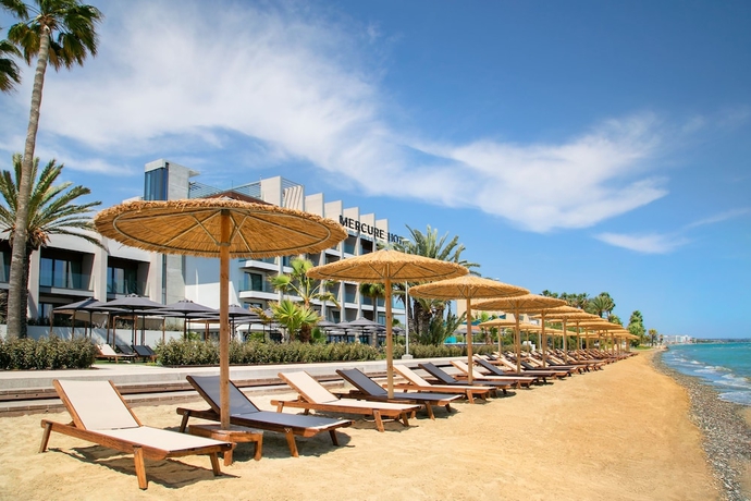 Imagen general del Hotel Mercure Larnaca Beach Resort. Foto 1