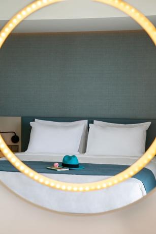 Imagen de la habitación del Hotel Mercure Larnaca Beach Resort. Foto 12