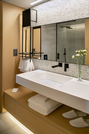 Imagen de la habitación del Hotel Mercure Larnaca Beach Resort. Foto 17