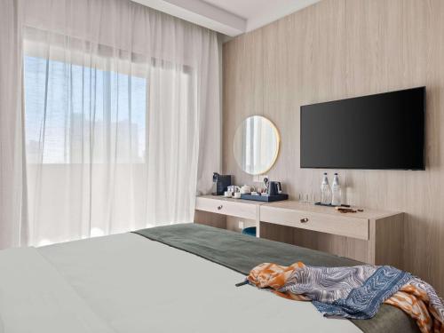 Imagen de la habitación del Hotel Mercure Larnaca City. Foto 17