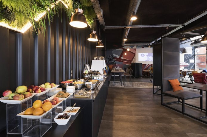 Imagen del bar/restaurante del Hotel Mercure Le Havre Centre Bassin Du Commerce. Foto 2