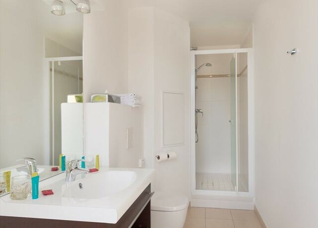 Imagen de la habitación del Hotel Mercure Le Plessis Robinson. Foto 5