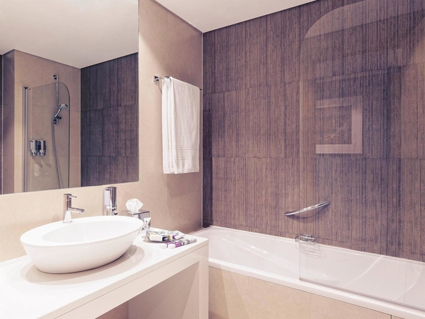 Imagen de la habitación del Hotel Mercure Lisboa Almada. Foto 14