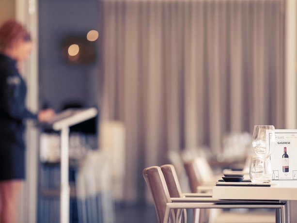 Imagen del bar/restaurante del Hotel Mercure Lisboa Almada. Foto 6