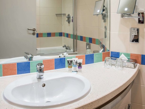 Imagen de la habitación del Hotel Mercure London Heathrow. Foto 15