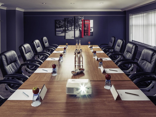 Imagen de los interiores del Hotel Mercure London Watford. Foto 12