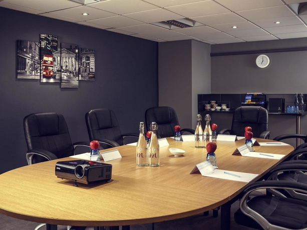 Imagen de los interiores del Hotel Mercure London Watford. Foto 14