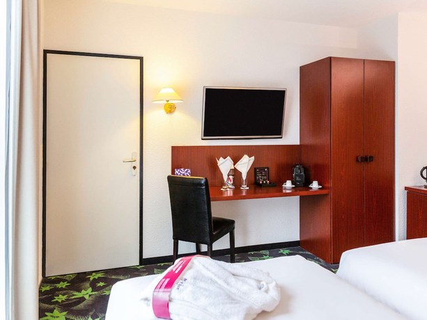 Imagen de la habitación del Hotel Mercure Lourdes Imperial. Foto 13