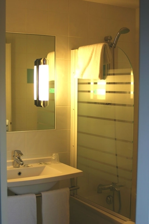 Imagen de la habitación del Hotel Mercure Luxeuil Les Bains Hexagone. Foto 18