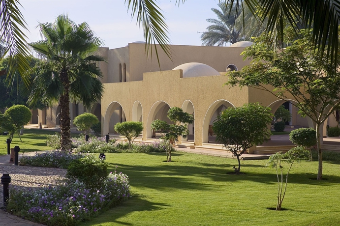 Imagen de los exteriores del Hotel Mercure Luxor Karnak. Foto 12
