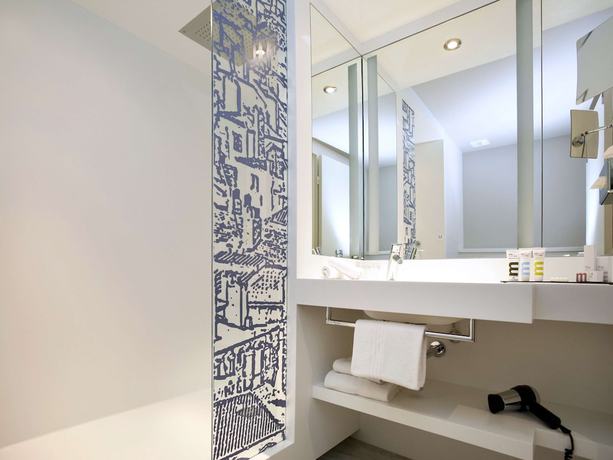 Imagen de la habitación del Hotel Mercure Lyon Centre Saxe Lafayette. Foto 7