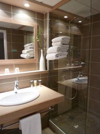 Imagen de la habitación del Hotel Mercure Lyon Charbonnieres. Foto 4