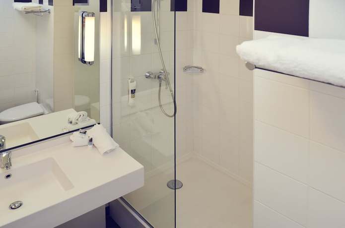Imagen de la habitación del Hotel Mercure Lyon Est Chaponnay. Foto 16