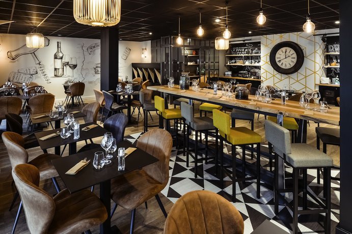 Imagen del bar/restaurante del Hotel Mercure Lyon Est Chaponnay. Foto 6