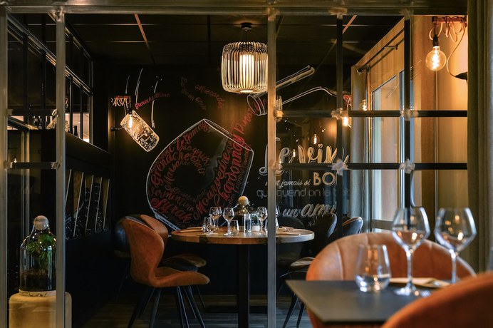 Imagen del bar/restaurante del Hotel Mercure Lyon Est Chaponnay. Foto 7