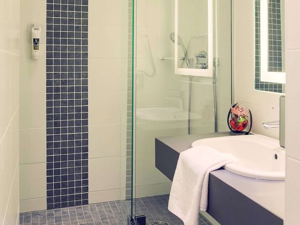 Imagen de la habitación del Hotel Mercure Lyon Est Villefontaine. Foto 15