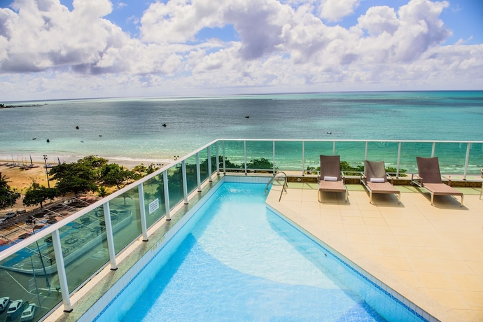 Imagen de la piscina del Hotel Mercure Maceio Pajucara. Foto 19