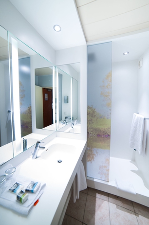 Imagen de la habitación del Hotel Mercure Macon Bord De Saône. Foto 15