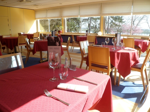 Imagen del bar/restaurante del Hotel Mercure Macon Bord De Saône. Foto 8