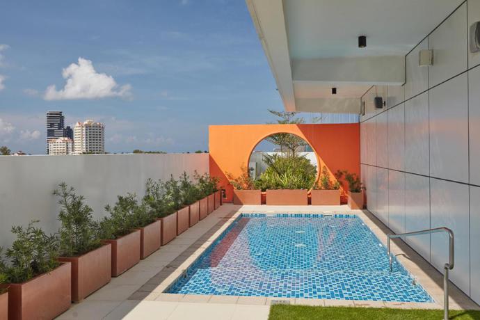 Imagen de la piscina del Hotel Mercure Mactan Cebu. Foto 10