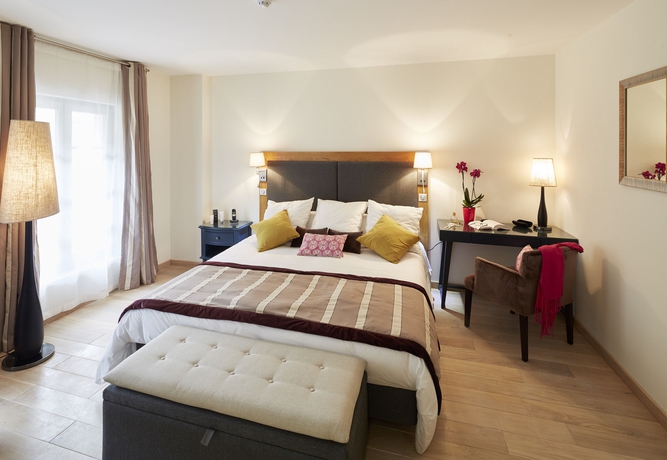 Imagen de la habitación del Hotel Mercure Maintenon. Foto 12